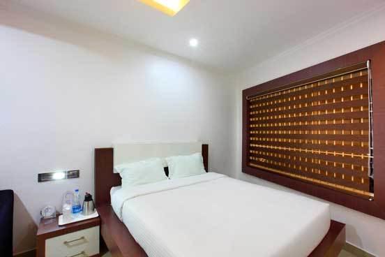 Holiday Hill Hotel & Suites Sultan Bathery Buitenkant foto