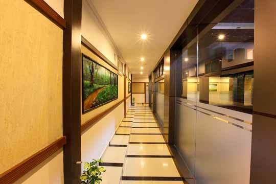 Holiday Hill Hotel & Suites Sultan Bathery Buitenkant foto